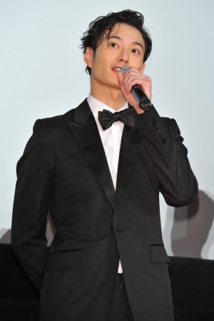 映画『ST 赤と白の捜査ファイル』完成披露試写会に出席した岡田将生