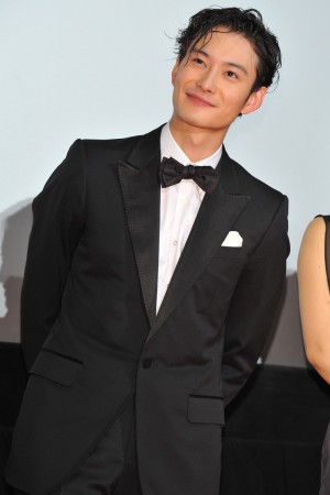 映画『ST 赤と白の捜査ファイル』完成披露試写会に出席した岡田将生