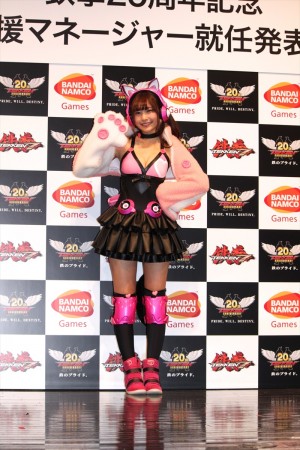 『鉄拳』20周年プレス発表会に登場した佐野ひなこ