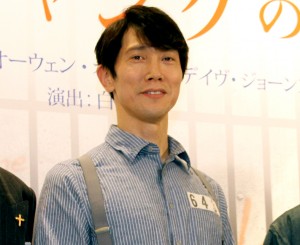 舞台『ロンドン版 ショーシャンクの空に』公開舞台稽古に登場した佐々木蔵之介