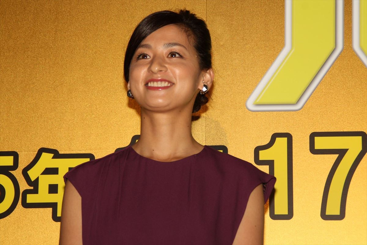 尾野真千子、玉木宏ら共演者に海に投げ込まれて「なにすんの～！」