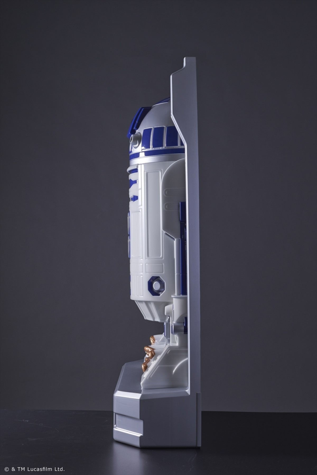 『スター・ウォーズ』R2‐D2、喋る等身大フィギュアに！人感センサーも搭載