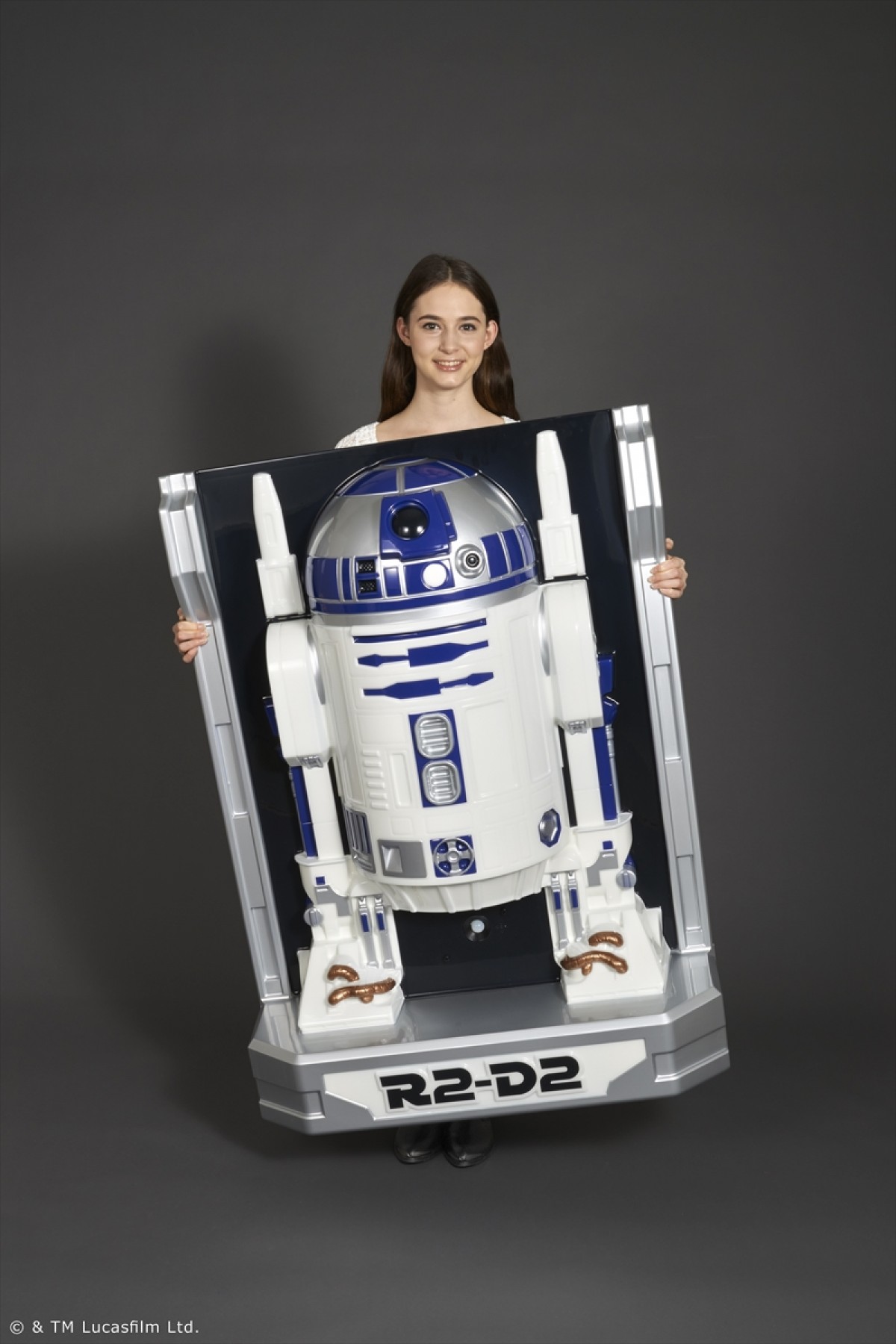 『スター・ウォーズ』R2‐D2、喋る等身大フィギュアに！人感センサーも搭載