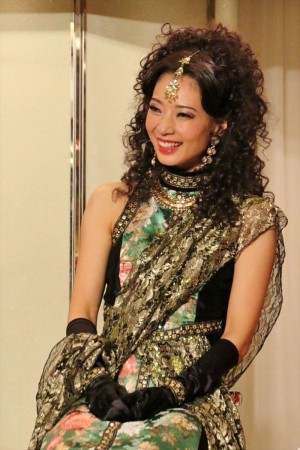 朝海ひかる、舞台『ボンベイドリームス』制作発表会にて