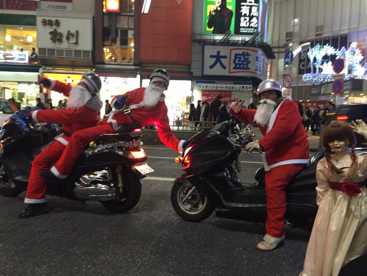 『死霊館』アナベル、クリぼっちに怨念爆発！ Xmasデートスポットで呪いをふりまく