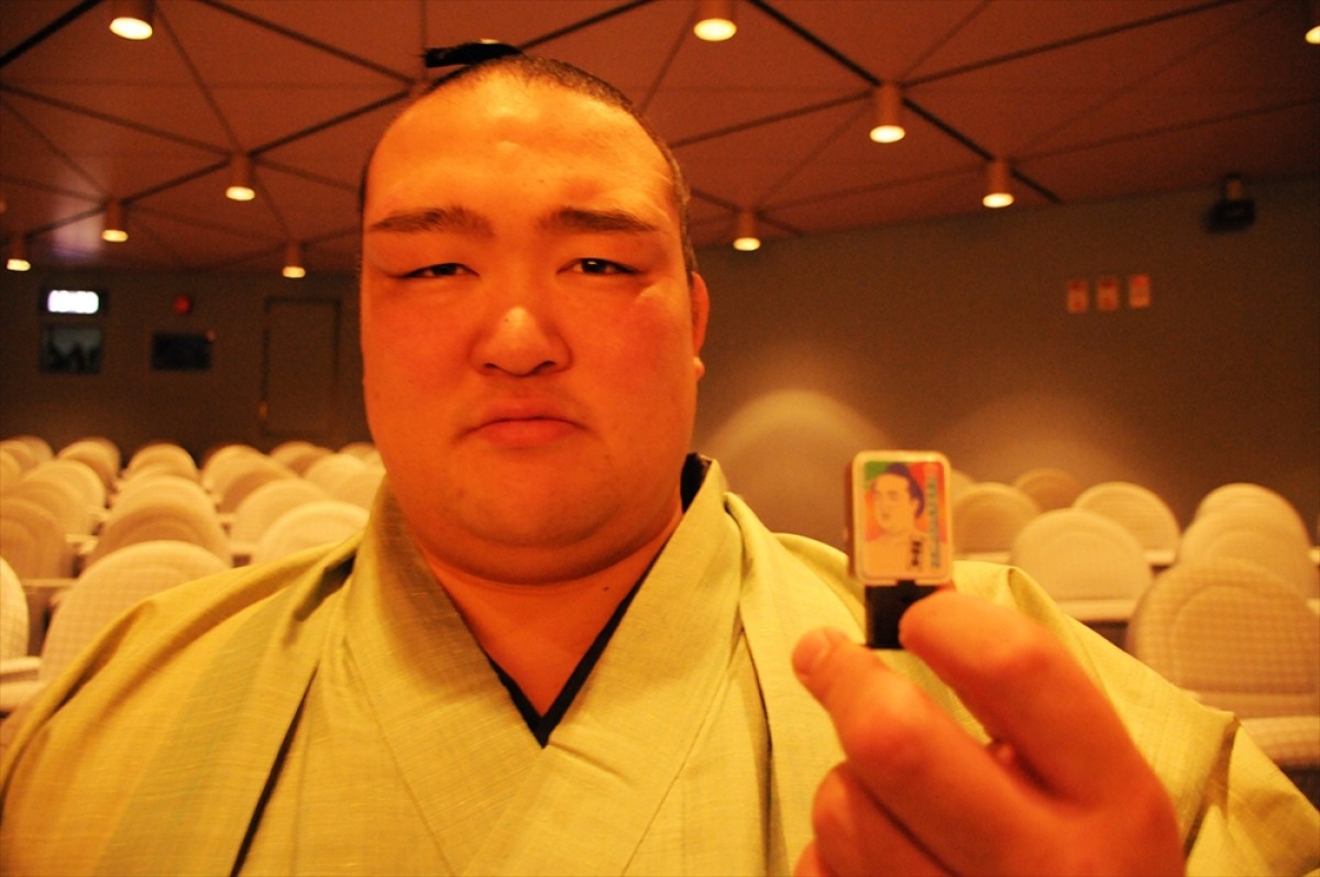 相撲協会公式キャラ・せきトリくん、初のガチャに！ 力士自らデザイン監修