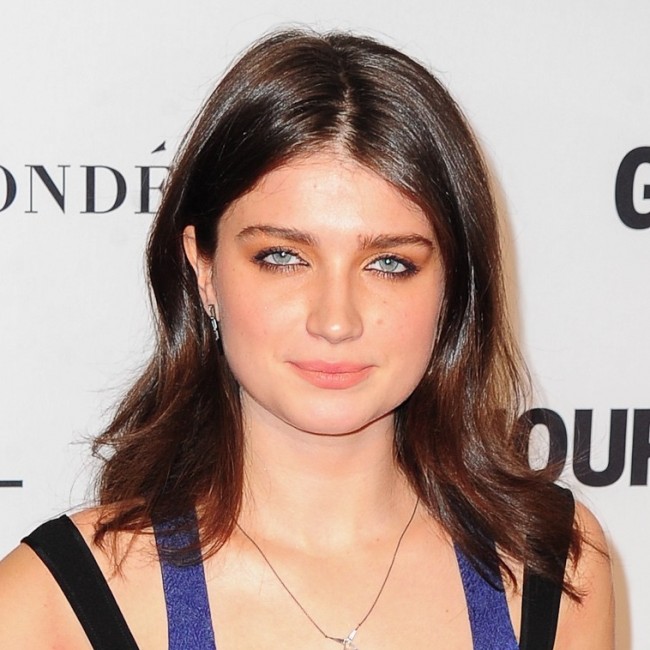 プロフィール用　イヴ・ヒューソン、Eve Hewson