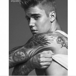 ジャスティン・ビーバー、「カルバン・クライン」下着モデルとして肉体美を披露！