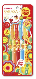 「サラサクリップ×チュッパチャプス」　5色セットA（900円・税別）：グリーンアップル（緑）／マンゴー（オレンジ）／バニラ（ライトブルー）／プリン（黄）／チェリー（赤）