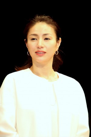 『流星ワゴン』完成披露特別試写会に登壇した井川遥