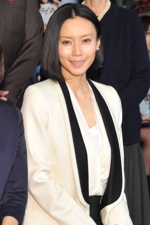 『ゴーストライター』記者会見に登壇した中谷美紀