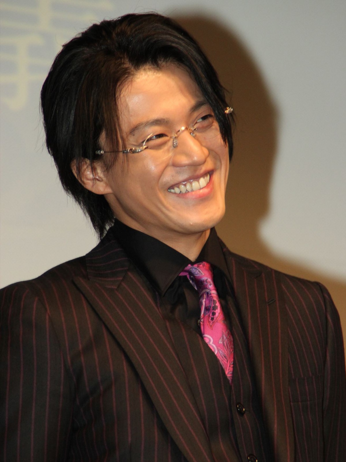 生田斗真「ファンの1人として感謝」、『ウロボロス』主題歌に嵐の新曲決定