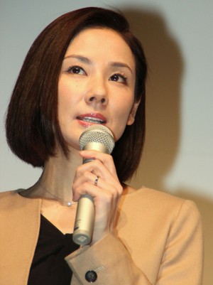 『ウロボロス～この愛こそ、正義。』舞台挨拶に出席した、吉田羊