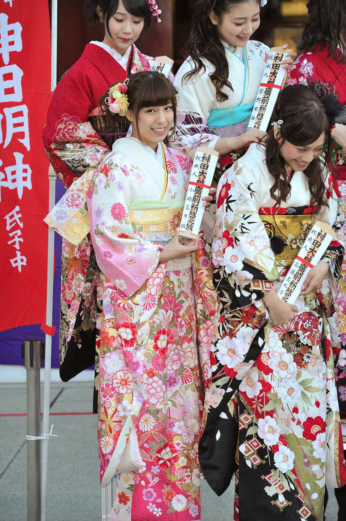 艶やかな22人が勢ぞろい！AKB48グループ「2015年新成人メンバー 成人式」撮影会