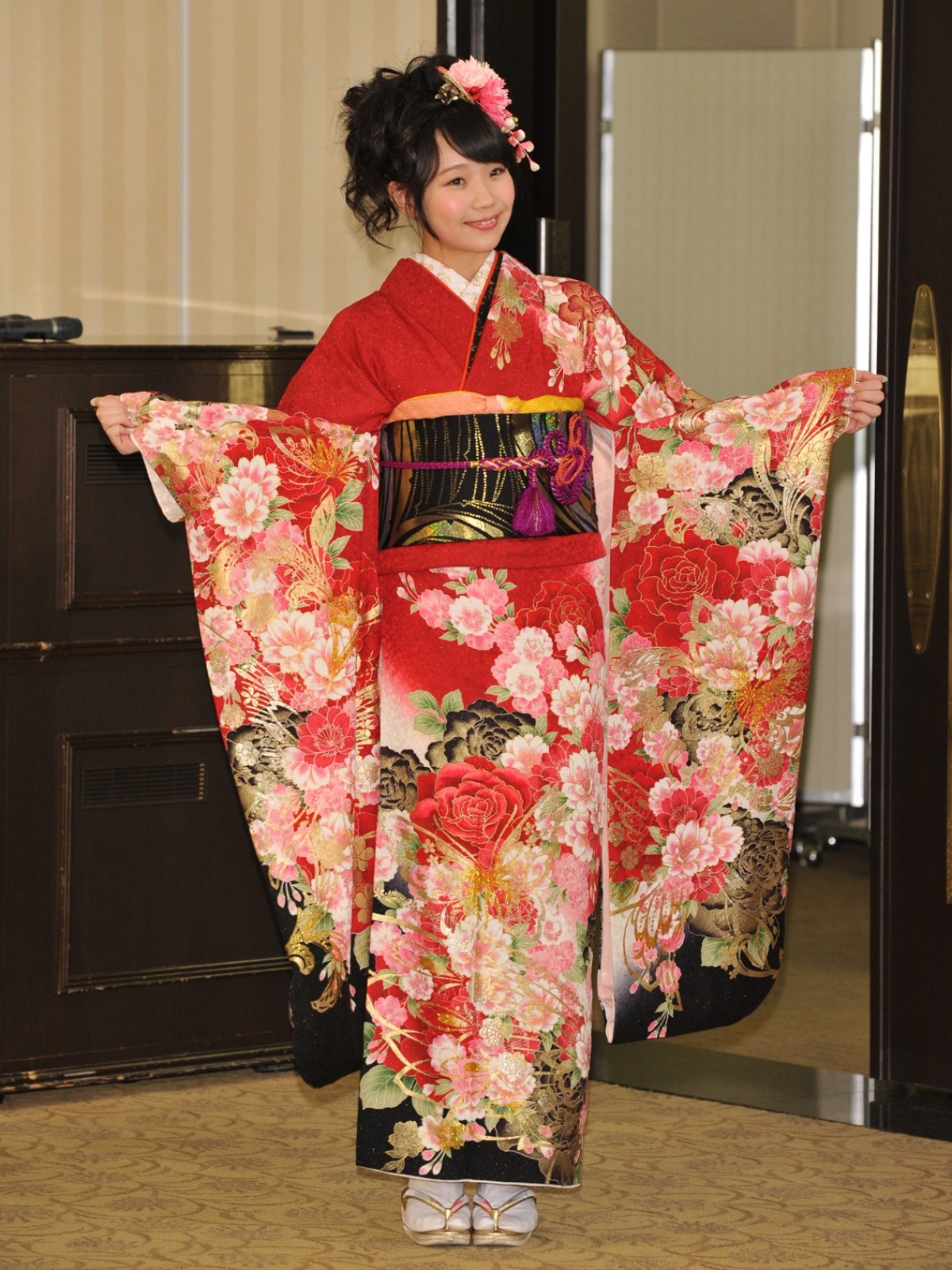 艶やかな22人が勢ぞろい！AKB48グループ「2015年新成人メンバー 成人式」撮影会