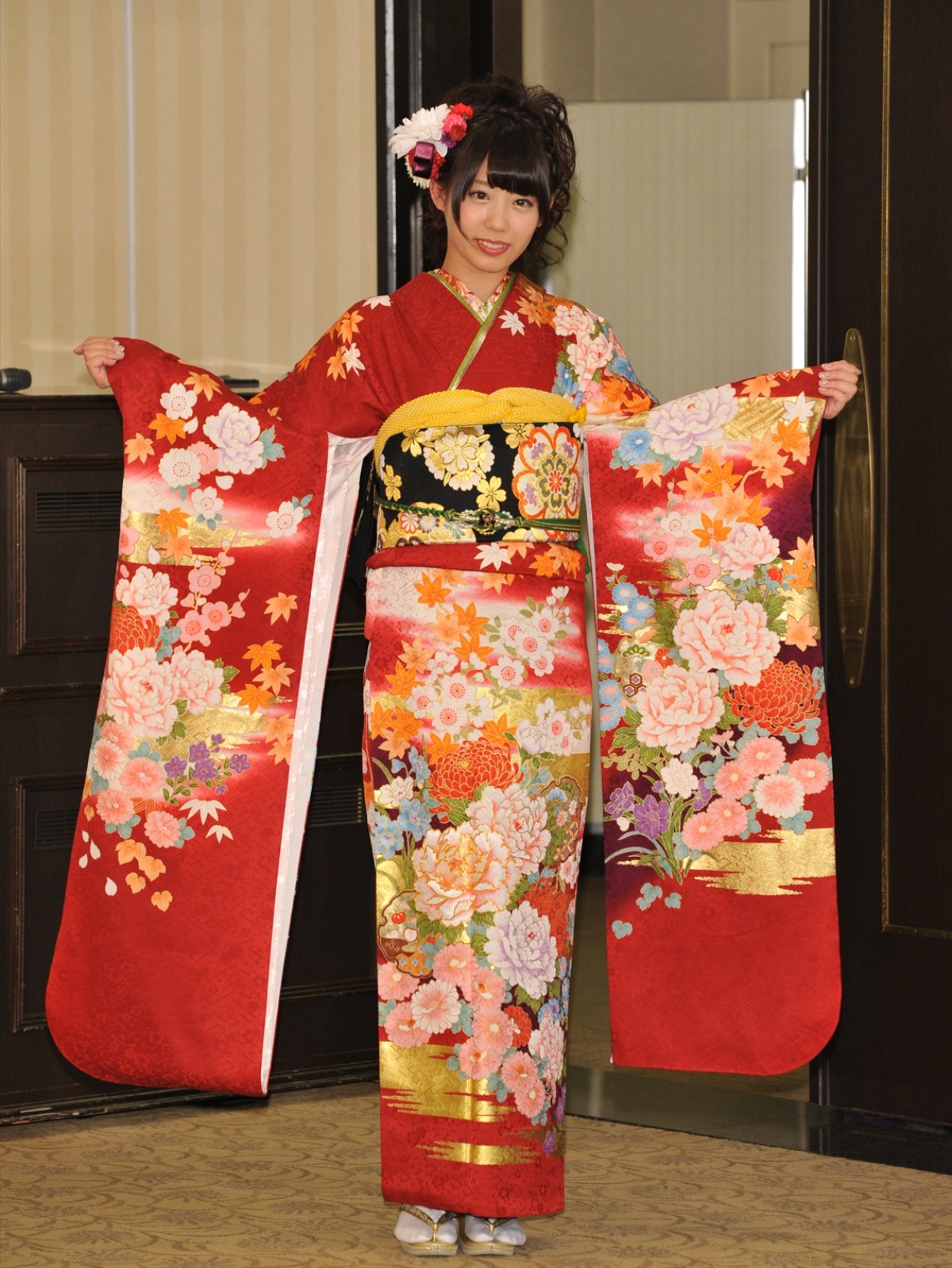 艶やかな22人が勢ぞろい！AKB48グループ「2015年新成人メンバー 成人式」撮影会