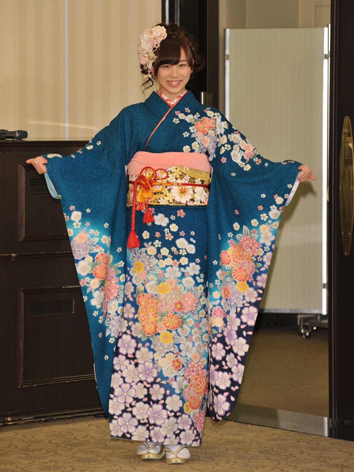 艶やかな22人が勢ぞろい！AKB48グループ「2015年新成人メンバー 成人式」撮影会