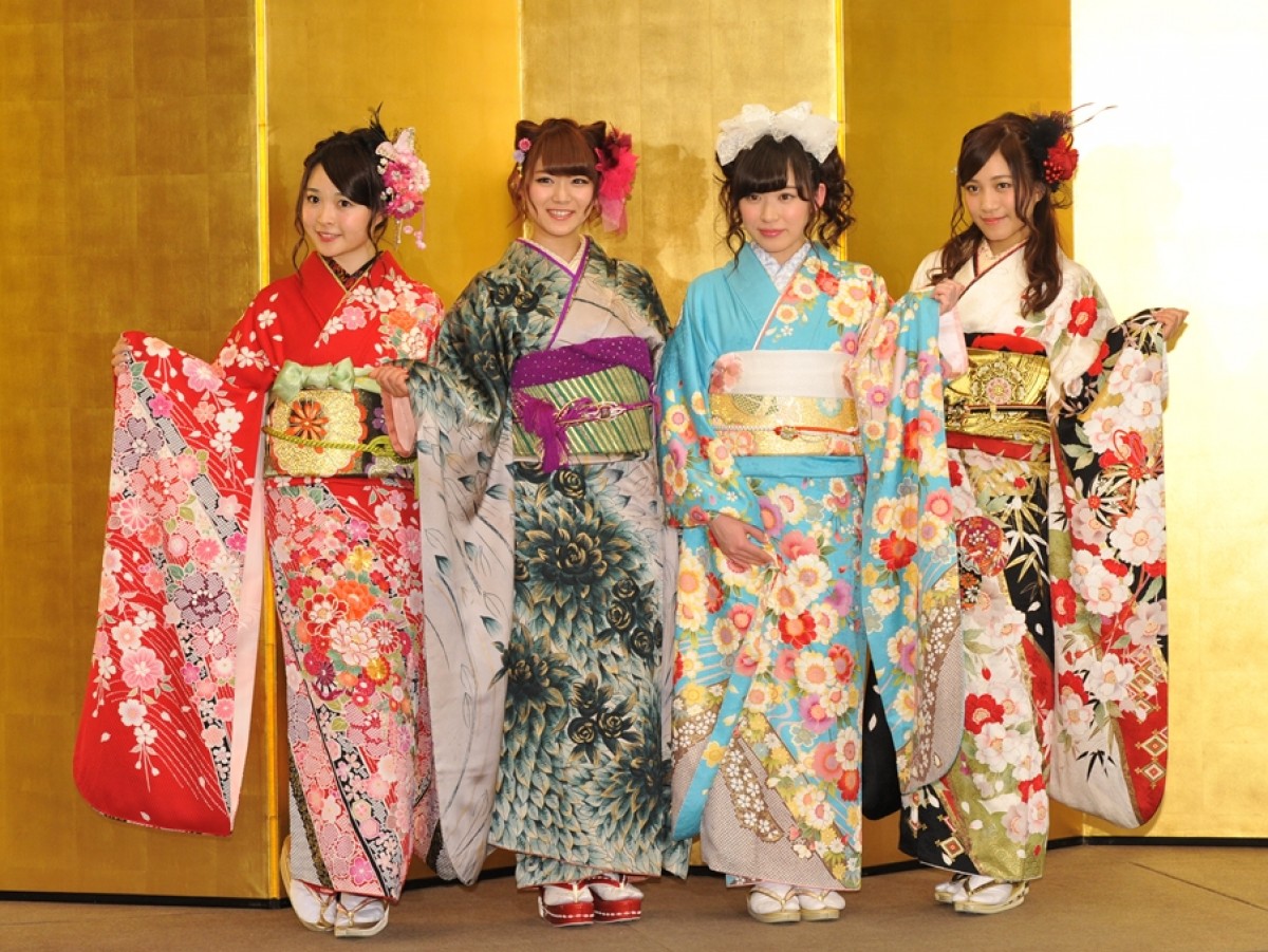 艶やかな22人が勢ぞろい！AKB48グループ「2015年新成人メンバー 成人式」撮影会