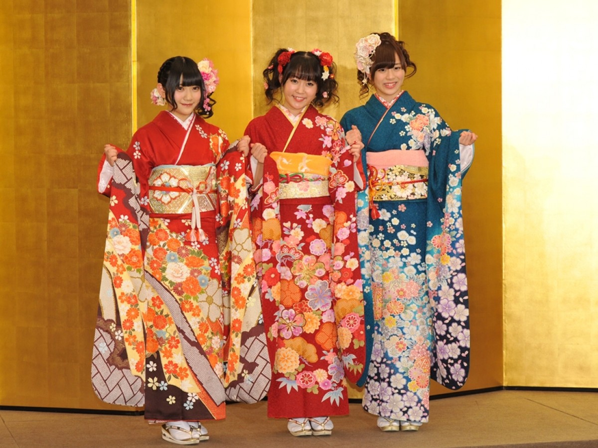 艶やかな22人が勢ぞろい！AKB48グループ「2015年新成人メンバー 成人式」撮影会