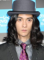 栗原類、舞台降板を謝罪　仕事再開の報告にファン安堵