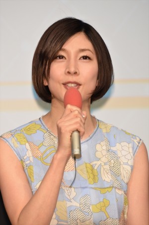 『上流階級～富久丸百貨店外商部～』完成試写会に出席した竹内結子