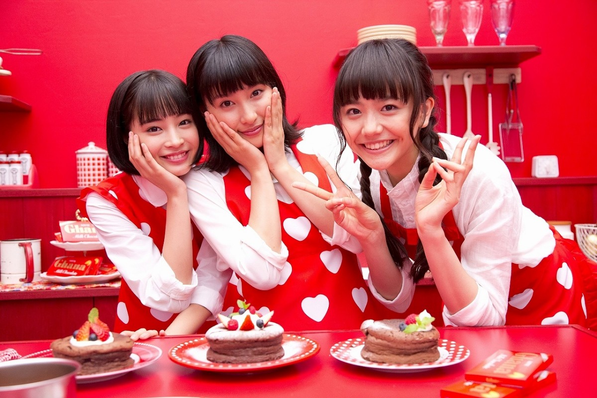 土屋太鳳、松井愛莉、広瀬すずがチョコ作り　バレンタインの“初恋”思い出話も告白