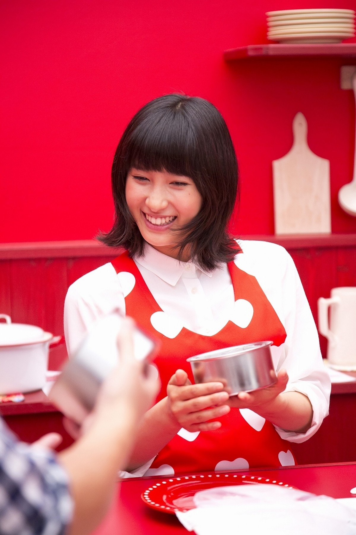 土屋太鳳、松井愛莉、広瀬すずがチョコ作り　バレンタインの“初恋”思い出話も告白