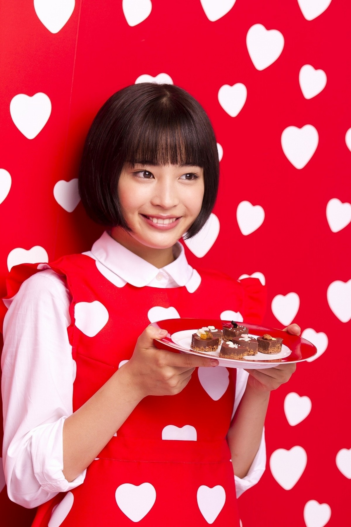 土屋太鳳、松井愛莉、広瀬すずがチョコ作り　バレンタインの“初恋”思い出話も告白