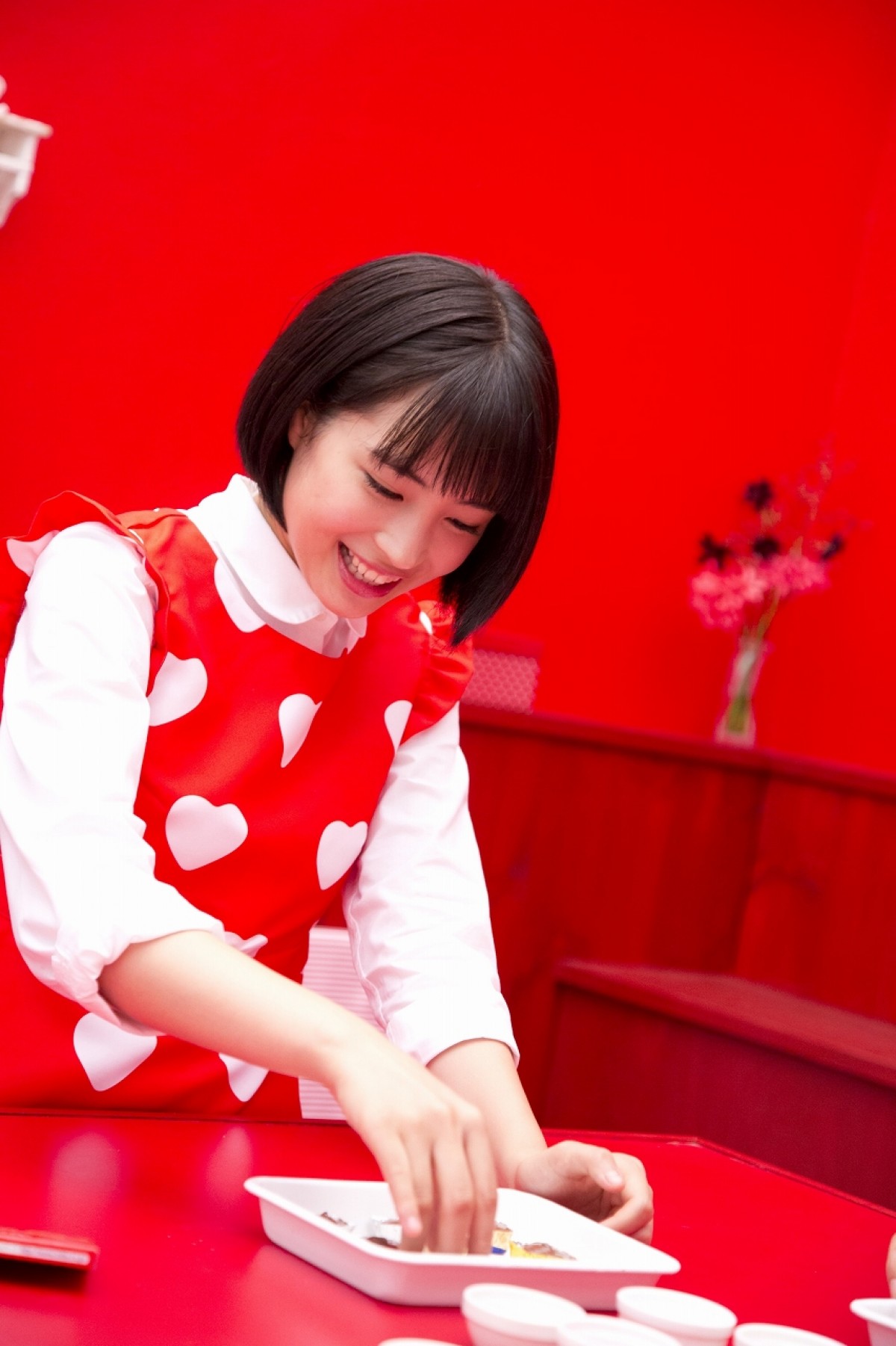 土屋太鳳、松井愛莉、広瀬すずがチョコ作り　バレンタインの“初恋”思い出話も告白