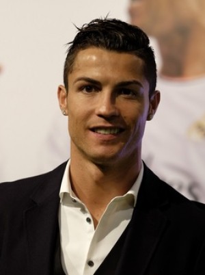 イリーナ・シェイクとの破局の噂は本当か？（※クリスティアーノ・ロナウド公式ツイッターのスクリーンショット）