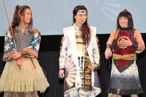 「au発表会 2015 Spring」に出席した、桐谷健太、松田翔太、濱田岳