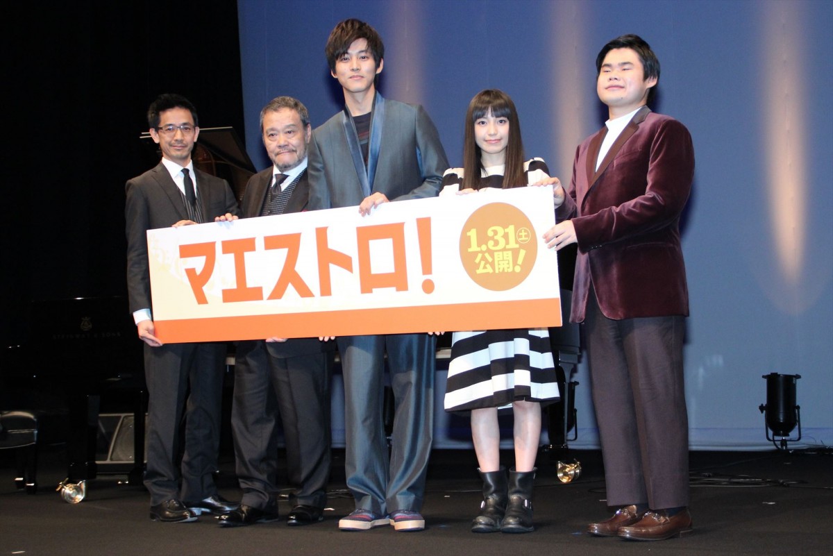 松坂桃李、綾瀬はるかは「友達です」　熱愛報道を即答否定