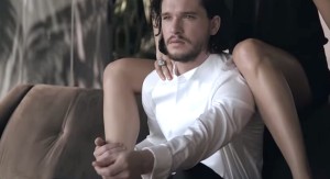 キット・ハリントン、「JIMMY CHOO／ジミー チュウ」2014年秋冬コレクションでも活躍