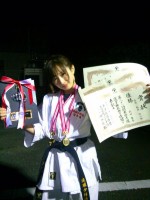 武田梨奈「関東空手大会」W優勝を報告　綾小路翔、『進撃の巨人』水崎綾女らが祝福