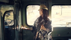 JUJU新曲「Hold me，Hold you」に榮倉奈々が出演