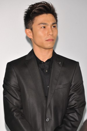 ドラマスペシャル『永遠の0』制作発表記者会見に登場した中尾明慶