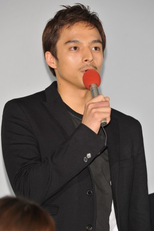 ドラマスペシャル『永遠の0』制作発表記者会見に登場した満島真之介