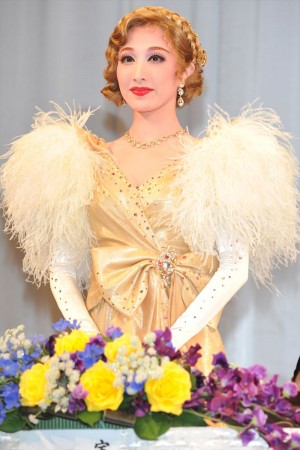 実咲凜音、ミュージカル『TOP HAT』制作発表会にて