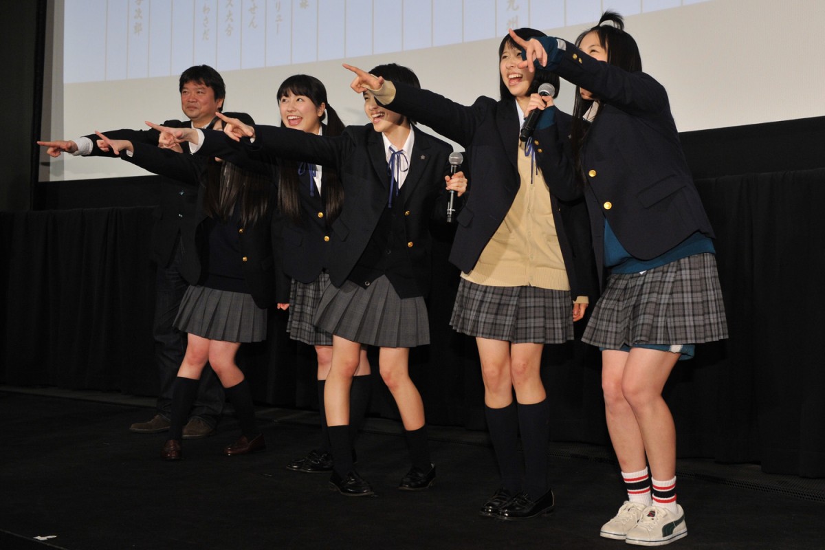 ももクロ映画の舞台挨拶、マー君がサプライズゲストで登場！