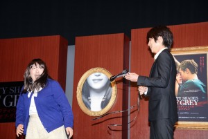 『フィフティ・シェイズ・オブ・グレイ』公開記念イベントに登場した黒澤かずこ(森三中)、溝端淳平