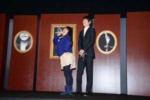 『フィフティ・シェイズ・オブ・グレイ』公開記念イベントに登場した黒澤かずこ(森三中)、溝端淳平