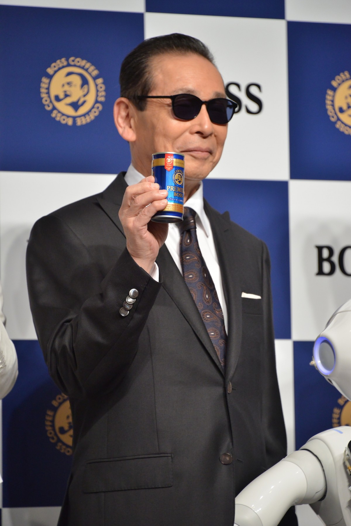 タモリ、高橋真麻＆ペッパー巻き込み「コンドルの着地」を レクチャー