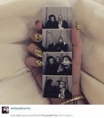 「1D」ハリー・スタイルズと撮った写真に、ケリー・オズボーンやカーラ・デルヴィーニュの姿も！