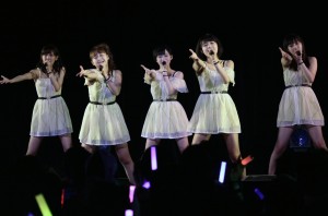 Juice＝Juice、「ファーストライブツアー News＝News ～各地よりお届けします！～」の様子