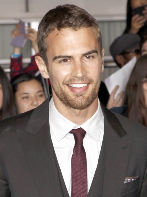 英誌「2015年最もセクシーな男性」6位：テオ・ジェームズ