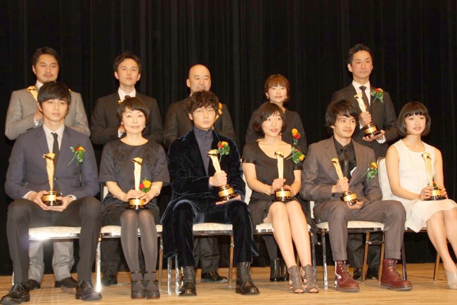 「第88回 キネマ旬報ベスト・テン表彰式」受賞者たちのフォトセッション