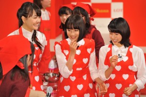 松井愛莉、広瀬すず、土屋太鳳、「ガーナで手作りバレンタイン集中講座」に出席