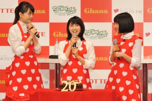 松井愛莉、土屋太鳳、広瀬すず、「ガーナで手作りバレンタイン集中講座」に出席