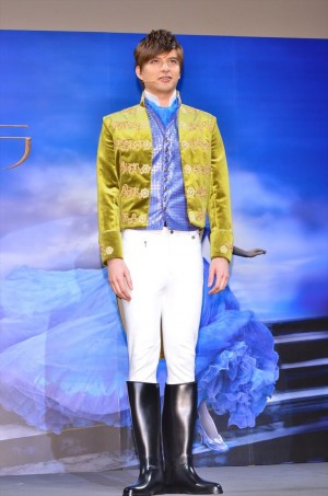  城田優、映画『シンデレラ』バレンタインイベントにて