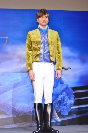  城田優、映画『シンデレラ』バレンタインイベントにて